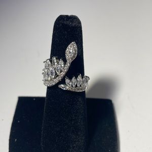 Crystal Silver tone Ring Size 7